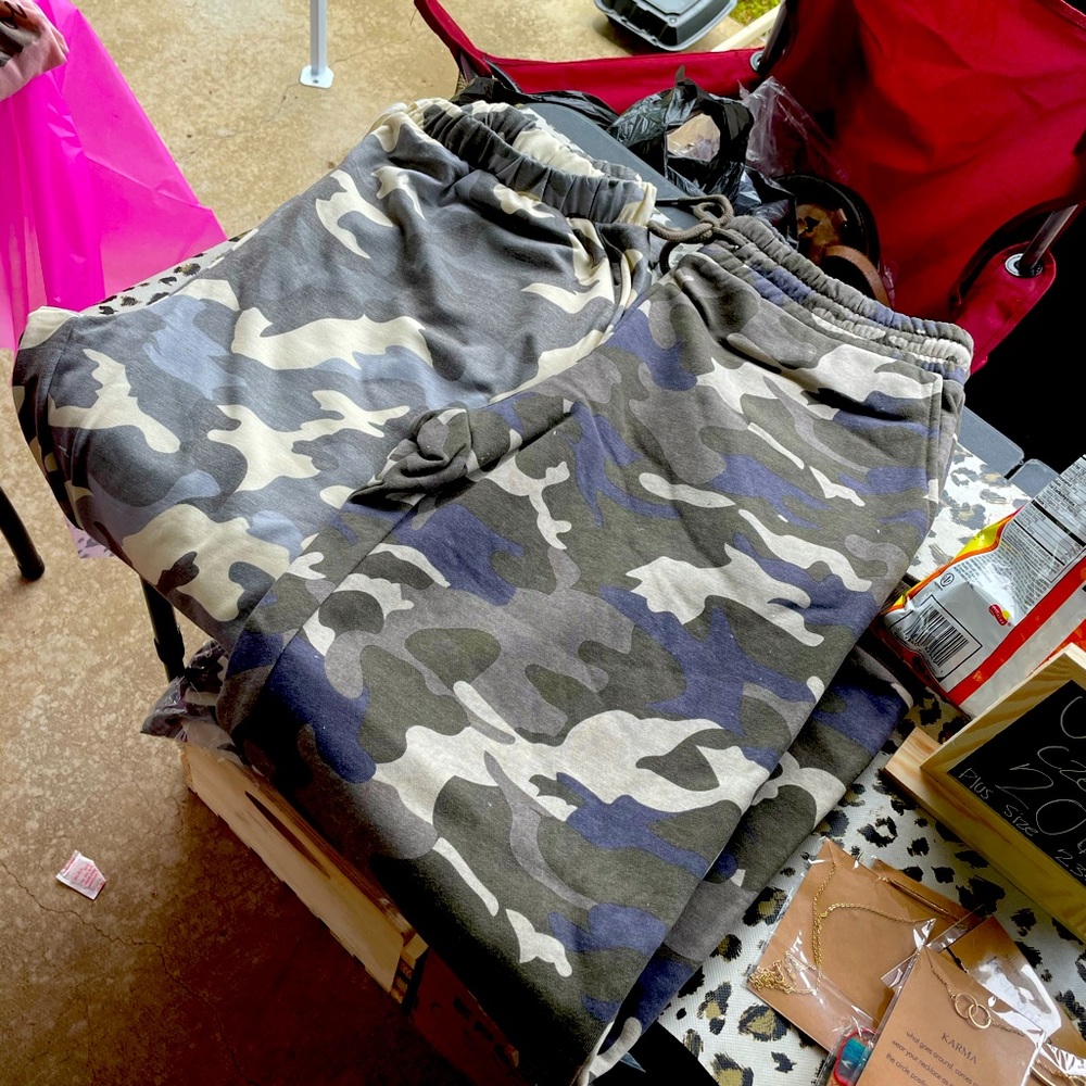 Zénana brand joggers